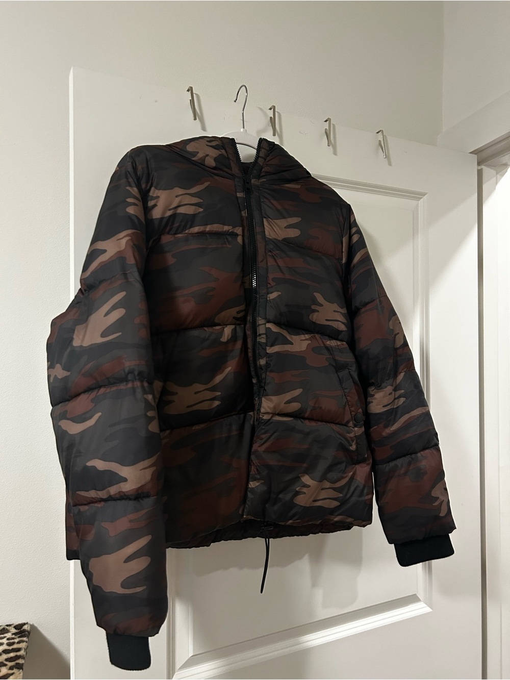 Women’s Camouflage Puffer Jacket with Hood - Brown/Black